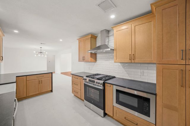 5022 Hazelton Street, Houston, TX 77035