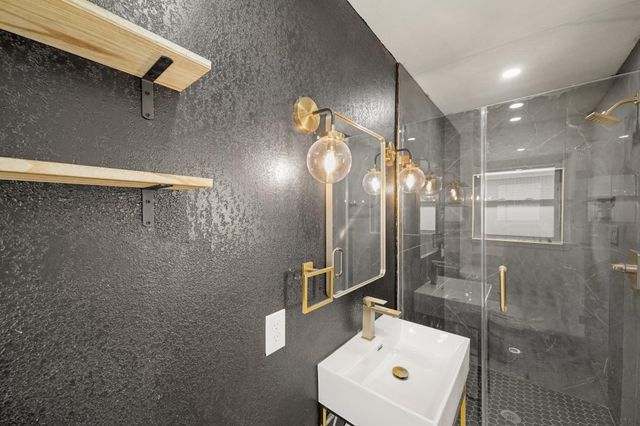 5022 Hazelton Street, Houston, TX 77035