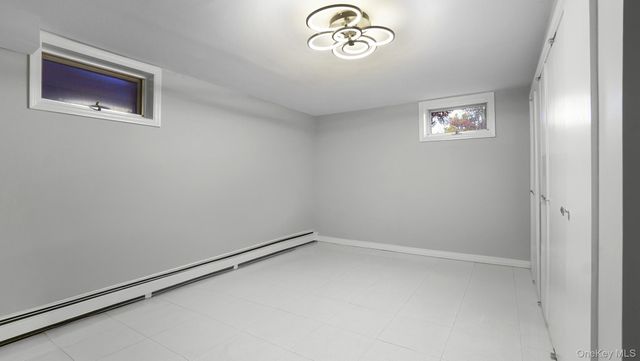 67 Royal Way, Manhasset Hills, NY 11040