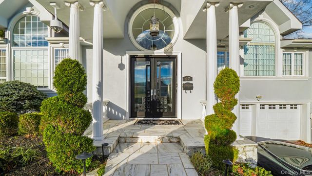67 Royal Way, Manhasset Hills, NY 11040