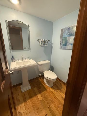 6741 Lakeside Circle W, Columbus, OH 43085