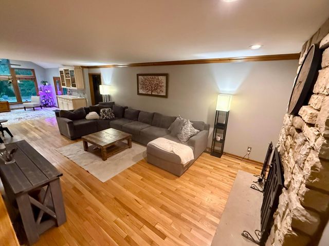 6741 Lakeside Circle W, Columbus, OH 43085