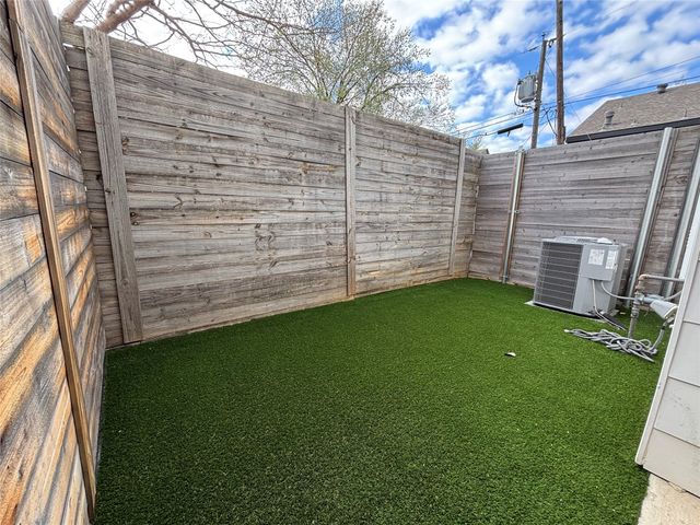 2317 Moser Avenue 106, Dallas, TX 75206