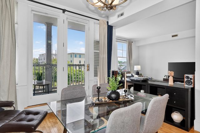 17 Ivaloo St 6, Somerville, MA 02143