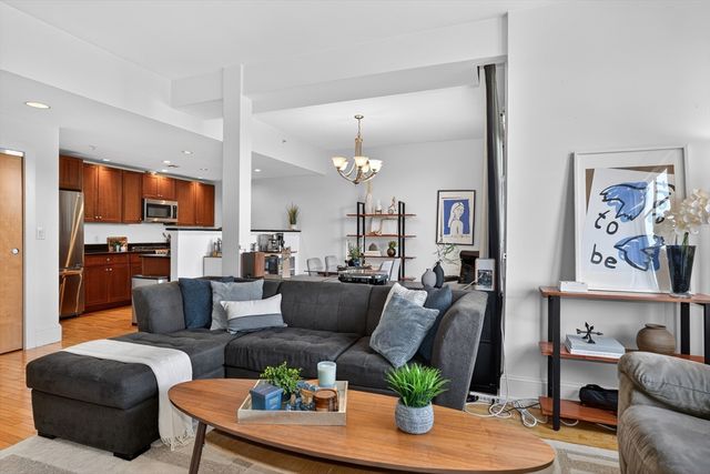 17 Ivaloo St 6, Somerville, MA 02143