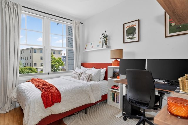 17 Ivaloo St 6, Somerville, MA 02143