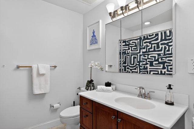 17 Ivaloo St 6, Somerville, MA 02143