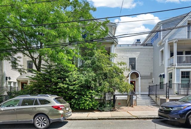 17 Ivaloo St 6, Somerville, MA 02143