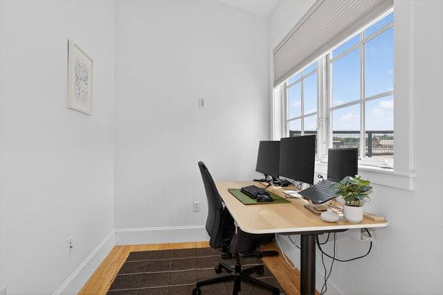 17 Ivaloo St 6, Somerville, MA 02143