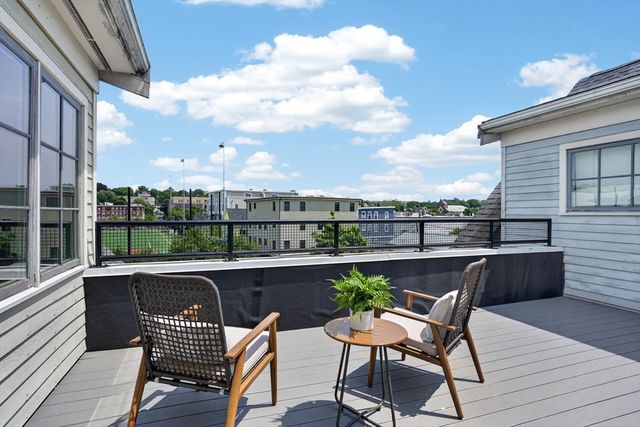 17 Ivaloo St 6, Somerville, MA 02143