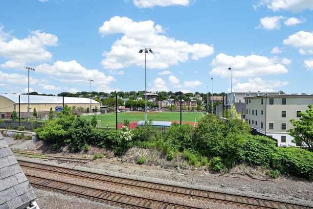 17 Ivaloo St 6, Somerville, MA 02143