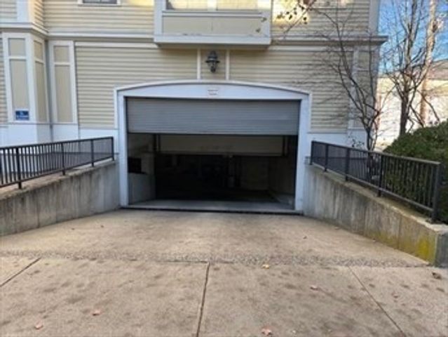 17 Ivaloo St 6, Somerville, MA 02143