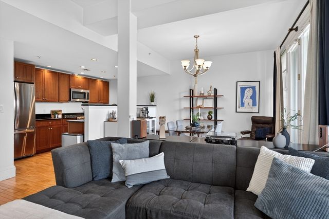 17 Ivaloo St 6, Somerville, MA 02143