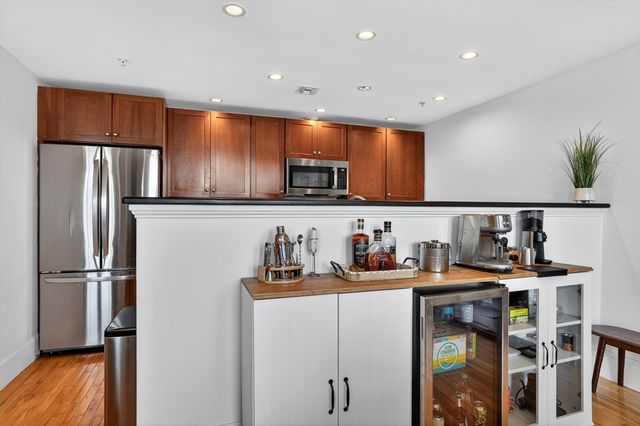17 Ivaloo St 6, Somerville, MA 02143