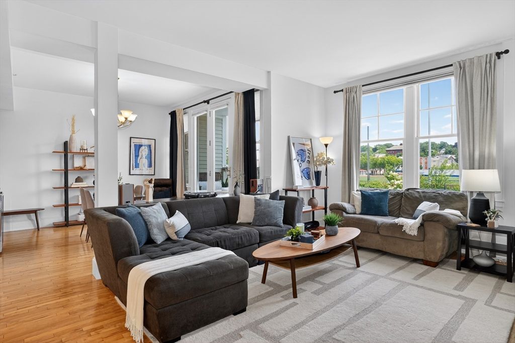 17 Ivaloo St 6, Somerville, MA 02143