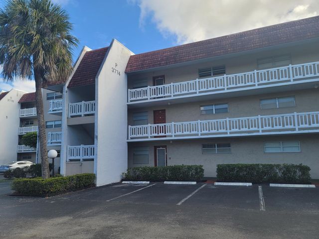 3571 Inverrary Drive 305, Lauderhill, FL 33319