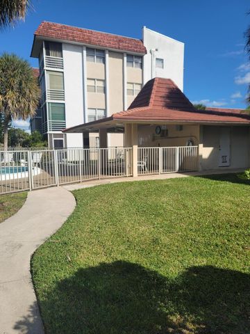 3571 Inverrary Drive 305, Lauderhill, FL 33319