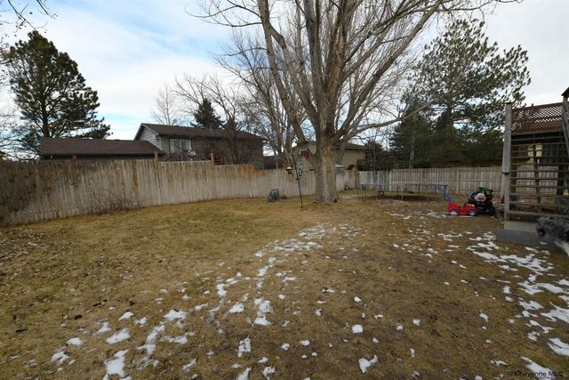 952 WILLOW DR, Wheatland, WY 82201