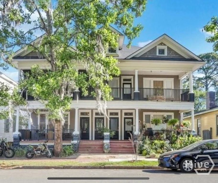216 W W 41st Street, Savannah, GA 31401