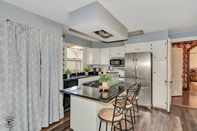 9402 Sproat Avenue, Oak Lawn, IL 60453