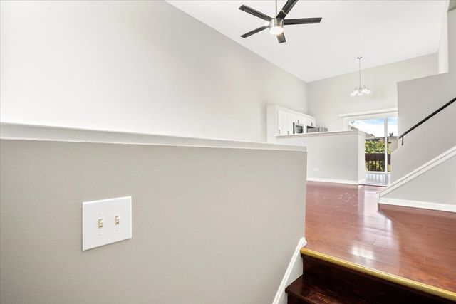 363 Oaktree Court, Hoffman Estates, IL 60169