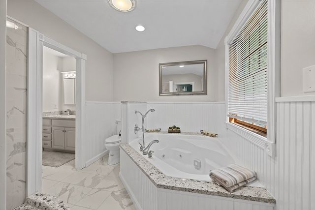 6 Sunrise Ave, Auburn, MA 01501