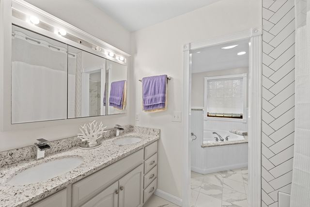 6 Sunrise Ave, Auburn, MA 01501