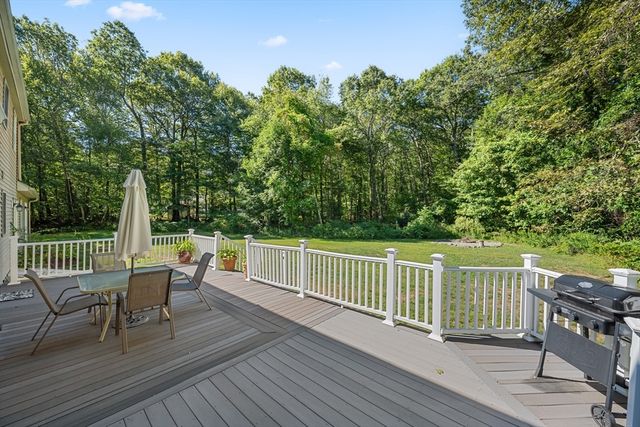 6 Sunrise Ave, Auburn, MA 01501