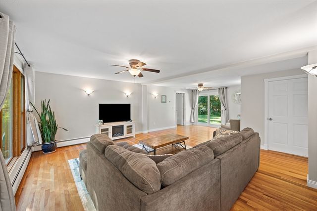6 Sunrise Ave, Auburn, MA 01501
