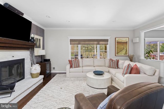 18 ANNIE LN, Robbinsville, NJ 08691