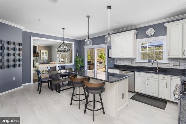 18 ANNIE LN, Robbinsville, NJ 08691