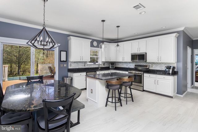 18 ANNIE LN, Robbinsville, NJ 08691