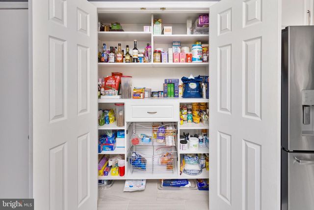 18 ANNIE LN, Robbinsville, NJ 08691