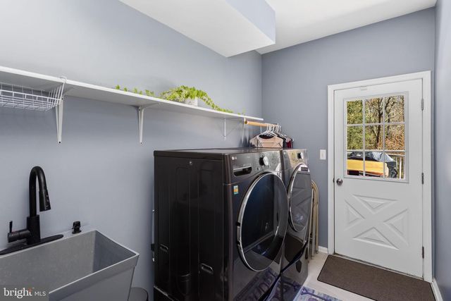 18 ANNIE LN, Robbinsville, NJ 08691