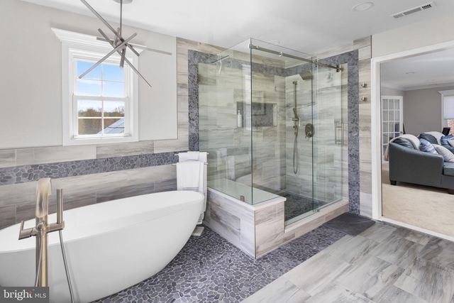 18 ANNIE LN, Robbinsville, NJ 08691