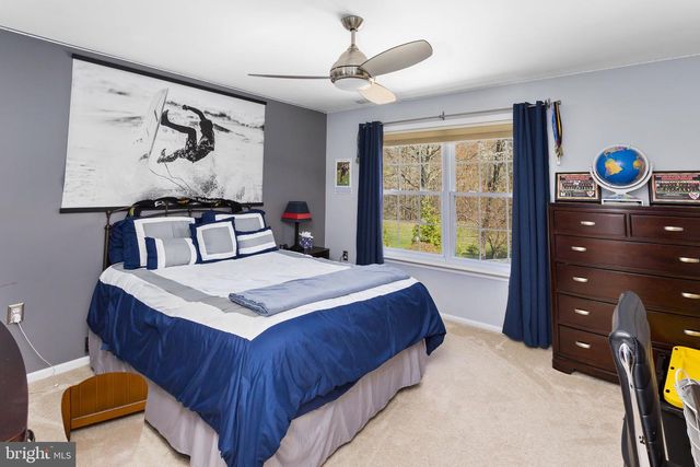 18 ANNIE LN, Robbinsville, NJ 08691