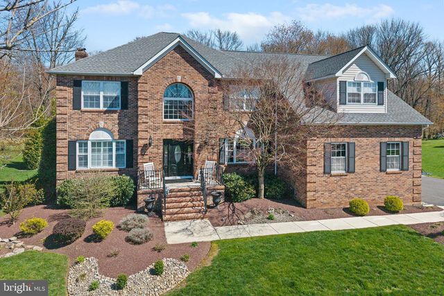 18 ANNIE LN, Robbinsville, NJ 08691