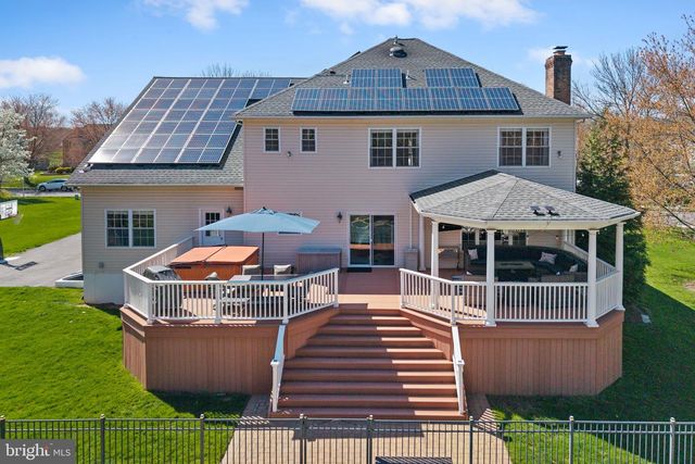 18 ANNIE LN, Robbinsville, NJ 08691