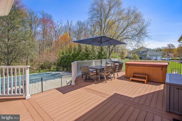 18 ANNIE LN, Robbinsville, NJ 08691