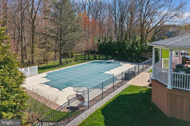 18 ANNIE LN, Robbinsville, NJ 08691