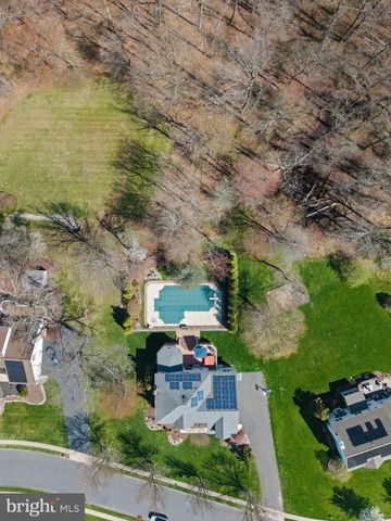 18 ANNIE LN, Robbinsville, NJ 08691