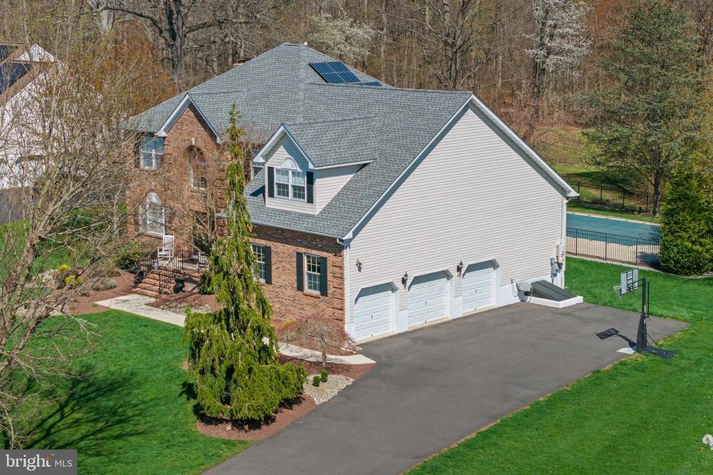 18 ANNIE LN, Robbinsville, NJ 08691