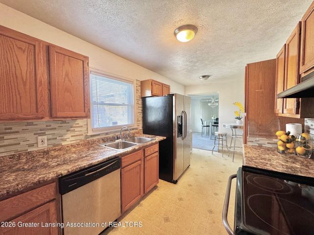 1510 W Saint Joseph Street, Lansing, MI 48915