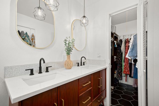 11900 Oakbrook DR, Austin, TX 78753