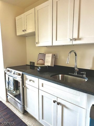 7855 Boulevard East 11F, North Bergen Twp., NJ 07047