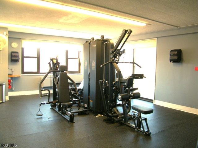 7855 Boulevard East 11F, North Bergen Twp., NJ 07047