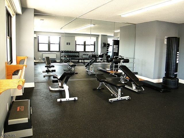 7855 Boulevard East 11F, North Bergen Twp., NJ 07047