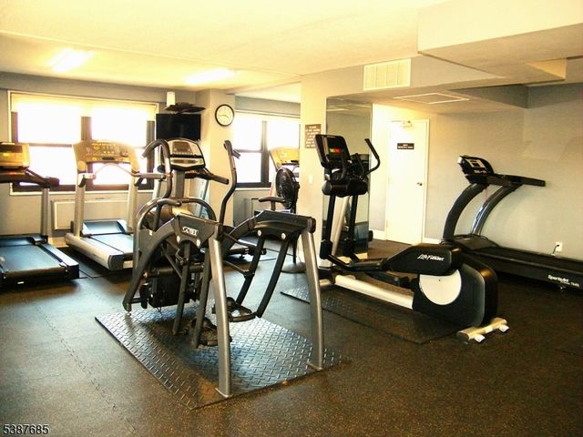 7855 Boulevard East 11F, North Bergen Twp., NJ 07047