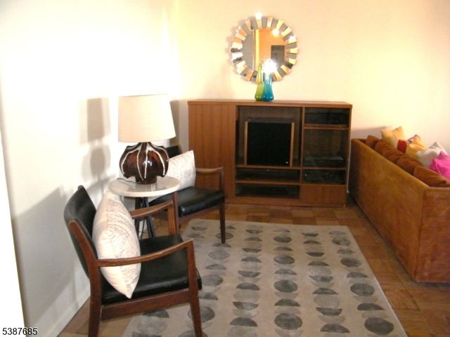 7855 Boulevard East 11F, North Bergen Twp., NJ 07047