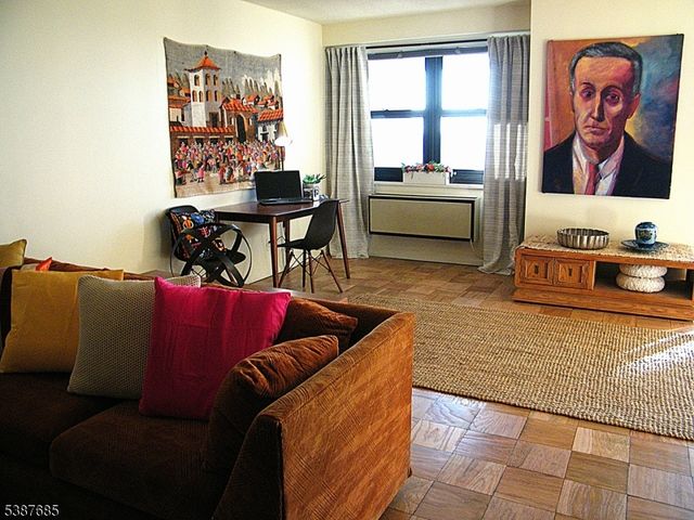 7855 Boulevard East 11F, North Bergen Twp., NJ 07047